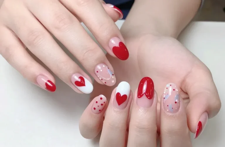 The Cutest 21 Love Heart Nails Design